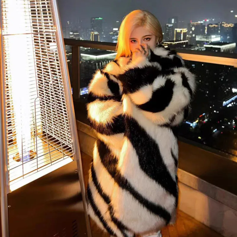 Damski płaszcz w zebrę, futro imitujące futro z lisa, stylowy, gruby płaszcz, nowy temperamentny zimowy damski płaszcz futrzany 2025 H607