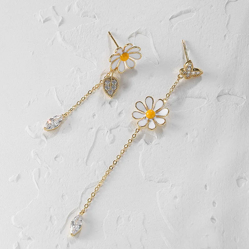 Neue koreanische Ohrringe im Gänseblümchen-Stil für Damen, asymmetrische, zarte Blumenohrringe, süßes Schmuckgeschenk – Detail 5