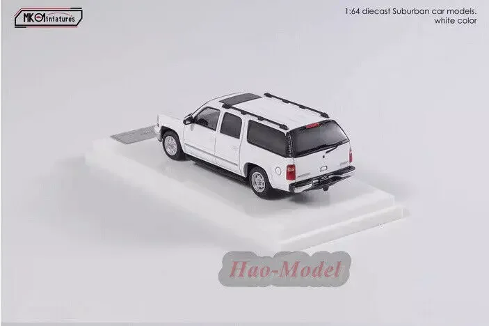 MK 1/64 For Chevrolet Suburban 2003 Car Model Alloy Diecast Simulation Toys Boys Birthday Gifts Hobby Display Ornaments White