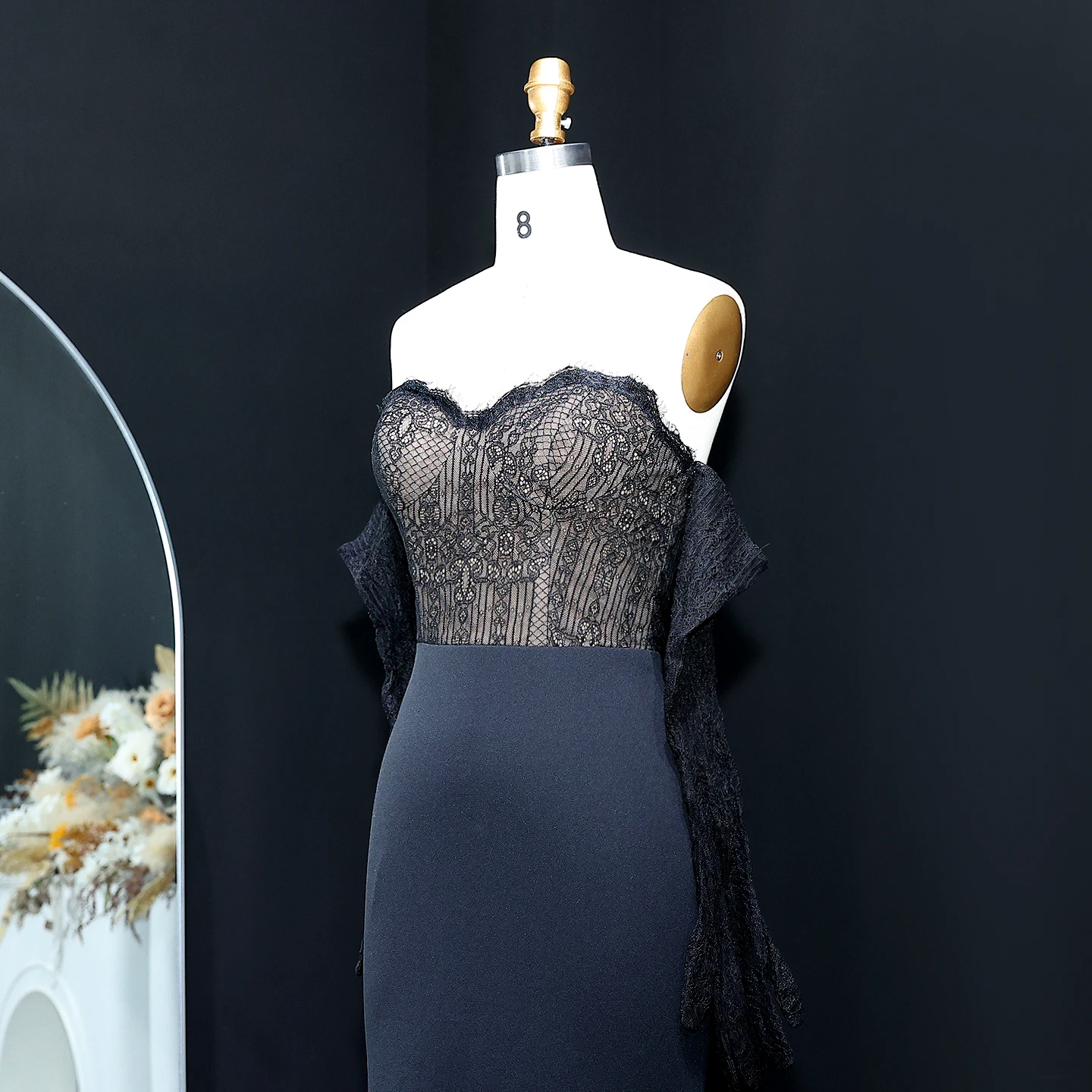 シャロンはレースブラックマーメイドストラップレスイブニングドレスと手袋でドレープ女性の結婚式アラビアウエディングドレスSF216カスタマイズ