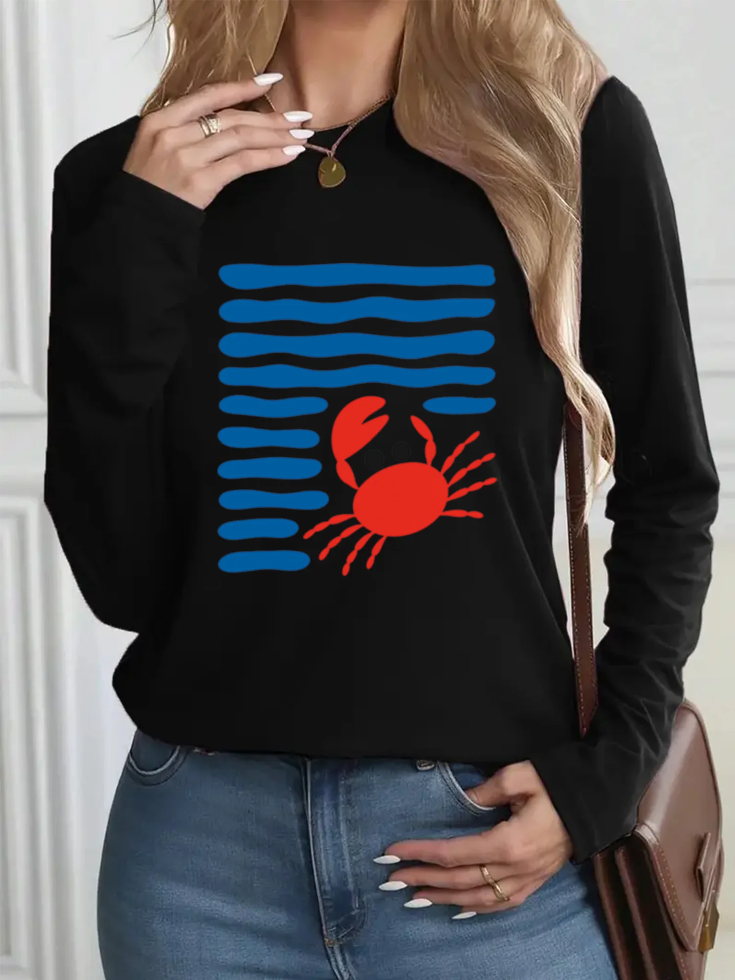 Women's Round Neck Long Sleeve T-Shirt with Red Crab and Blue Stripes Print Casual Graphic Tees Tops 90s Vintage Tshirt Clothes