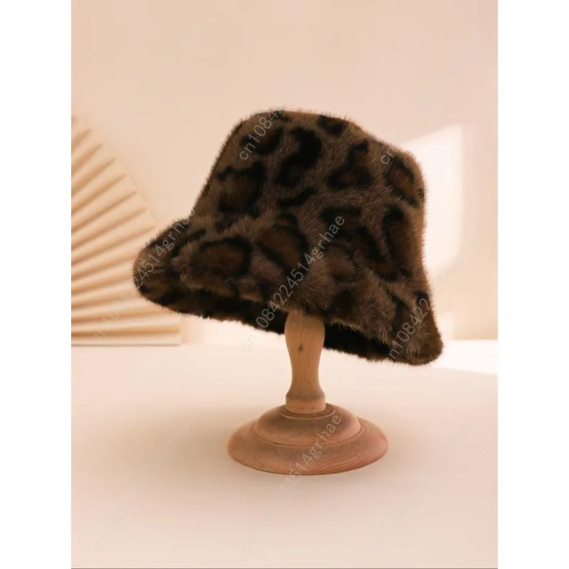 قبعة صغيرة قطيفة جديدة بطبعة الفهد لخريف وشتاء، قبعة حماية للأذن على طراز الشارع، أغطية رأس واقية عصرية للاستخدام الخارجي #3