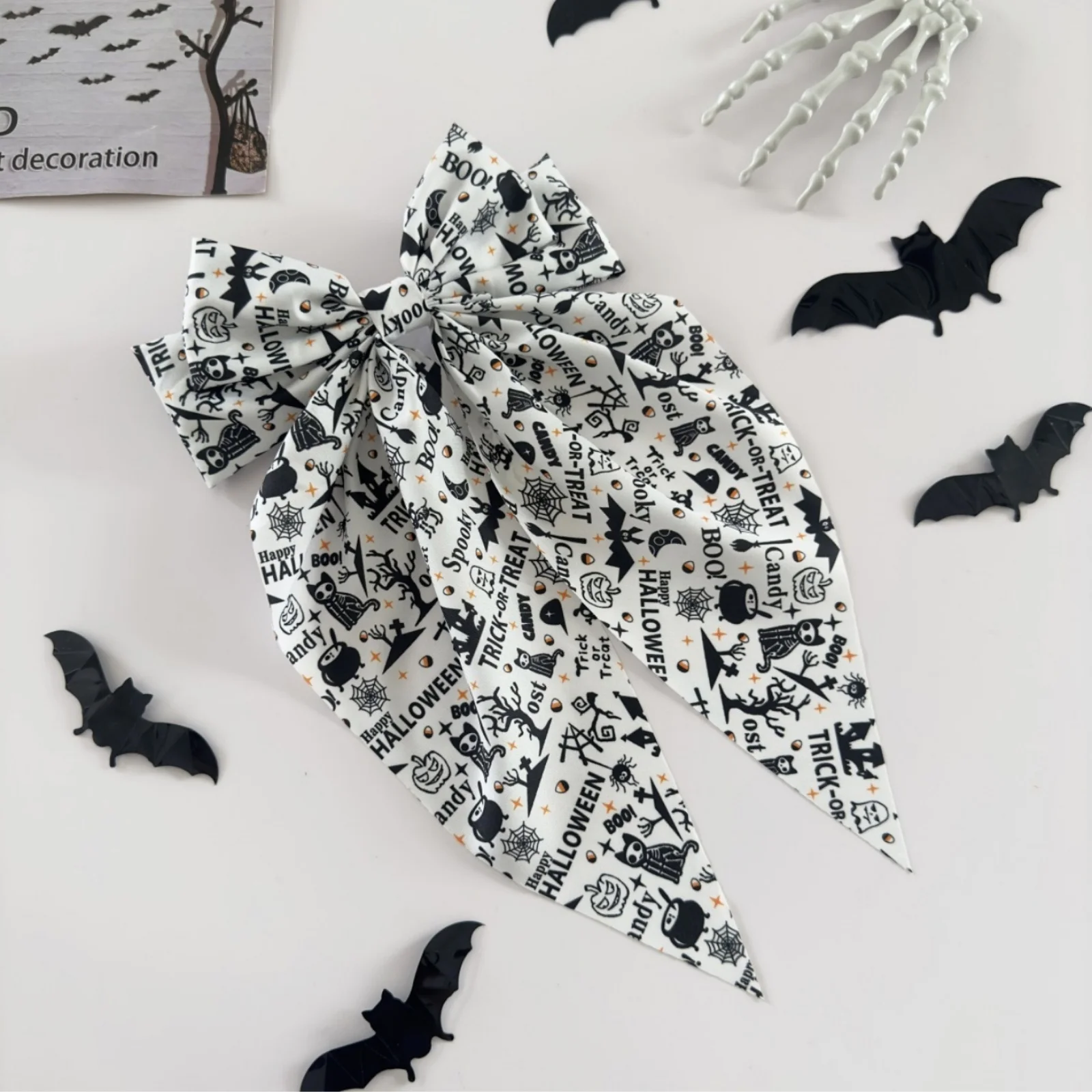 1PC Halloween Damen Lustige Haarspange mit Schleife im dunklen Stil, Haarschmuck mit Totenkopf- und Knöchelmuster, geeignet für den Alltag – Detail 1