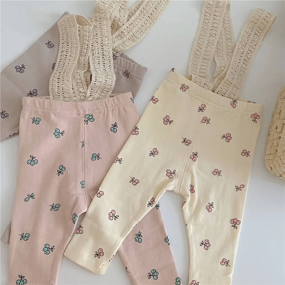 2024 Baby Lace Suspender Pants Cotton Elasticity Leggings Hat Set Infant Boys Girls Blueberry Skinny Overalls Children Sleepwear