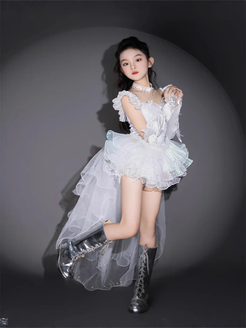 สไตล์เจ้าหญิง T-stage กลุ่มสาวแสดงชุดสีขาว Peng Peng ผ้าไหมเข็มขัดหางรักถั่ว Lolita ดอกไม้งานแต่งงานวันเกิด styli