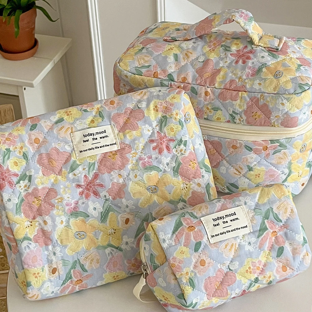 Bolso de mano Vintage con flores para mujer, bolsa acolchada, portátil, para cosméticos, maquillaje, viaje, con cremallera, minibolsa de