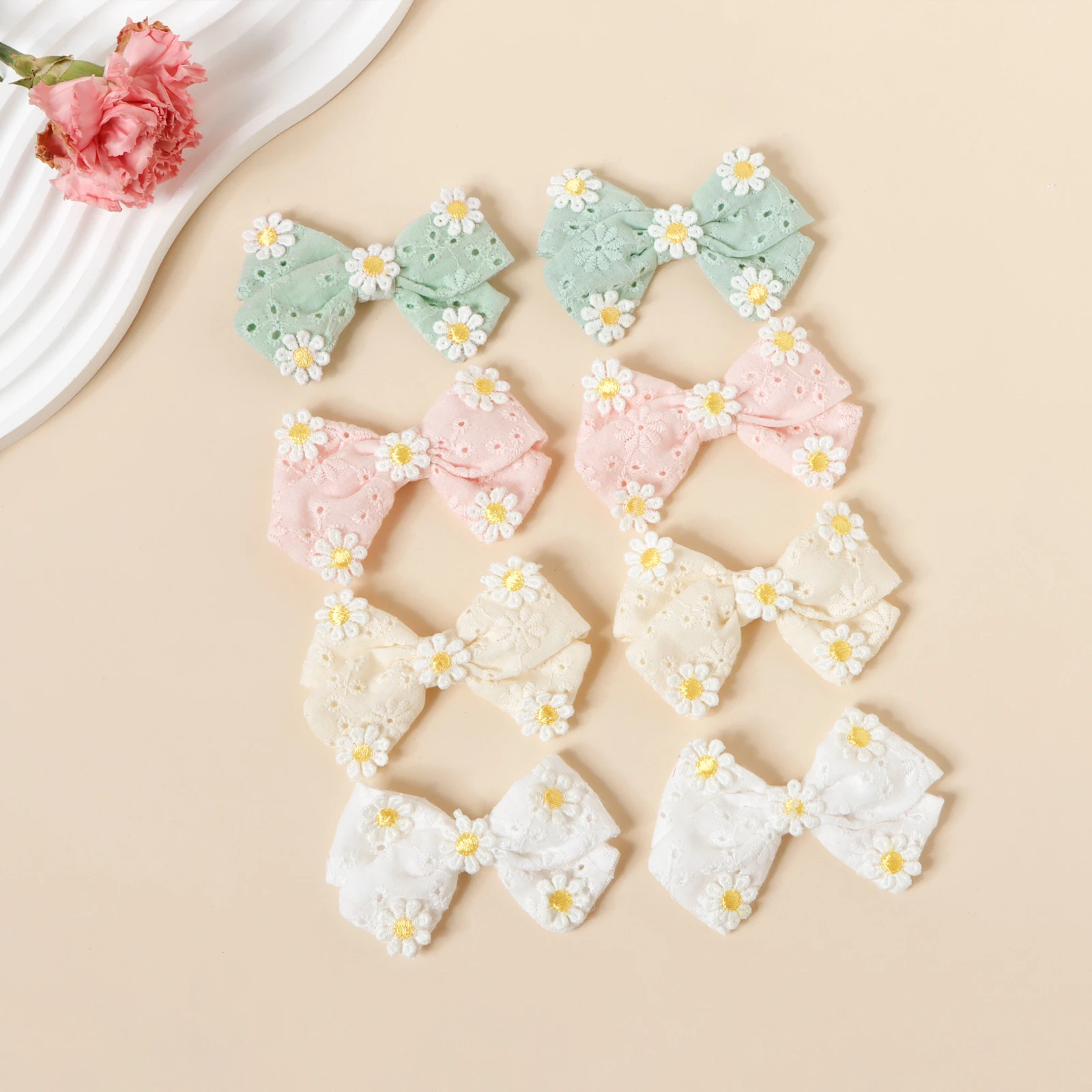 

2Pcs/Set New Daisy Butterfly Pair Clip Fresh Sweet Girl Hairpin Baby Cute Bangs Hair Barrettes Children's Hair Accessories Gift