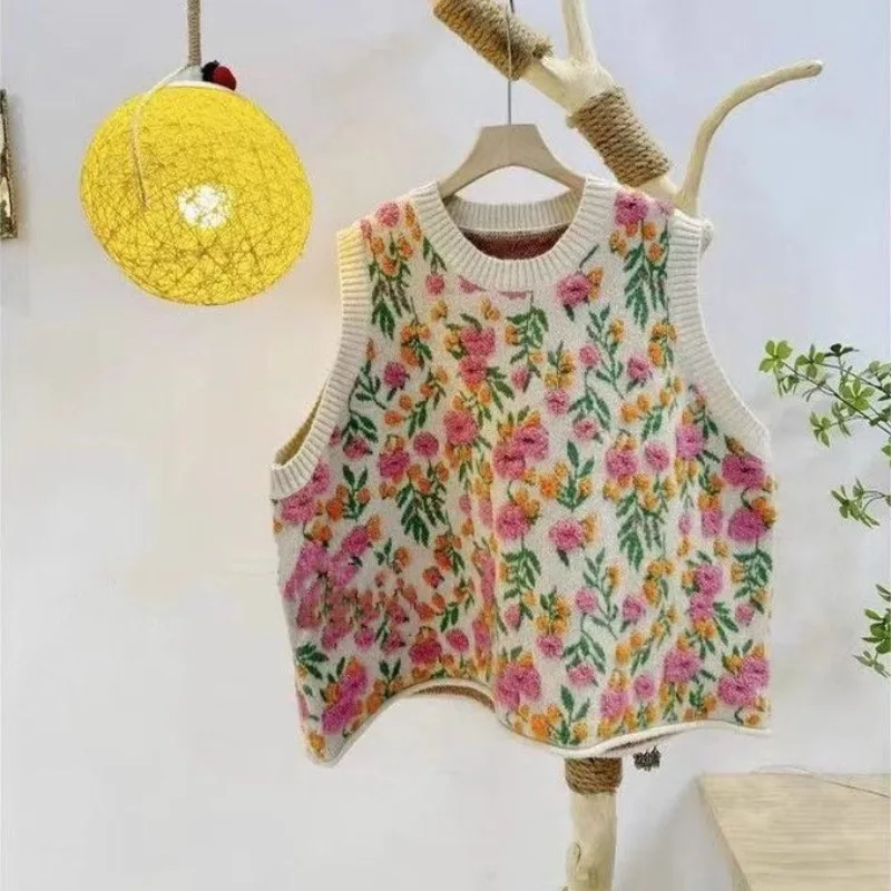 

2025 New Women Knit Vest Lazy Style Autumn Winter Korean Fashion 3D Floral Loose Fit Plus Size Slimming Vest Jacket