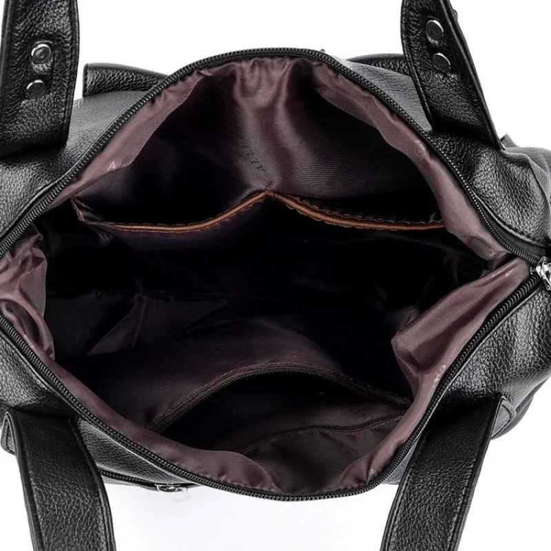 

Elegant Tote Bags In Luxurious Leather For Ladies, Roomy And Organized With Pockets, Perfect For Travel Or Daily Errands