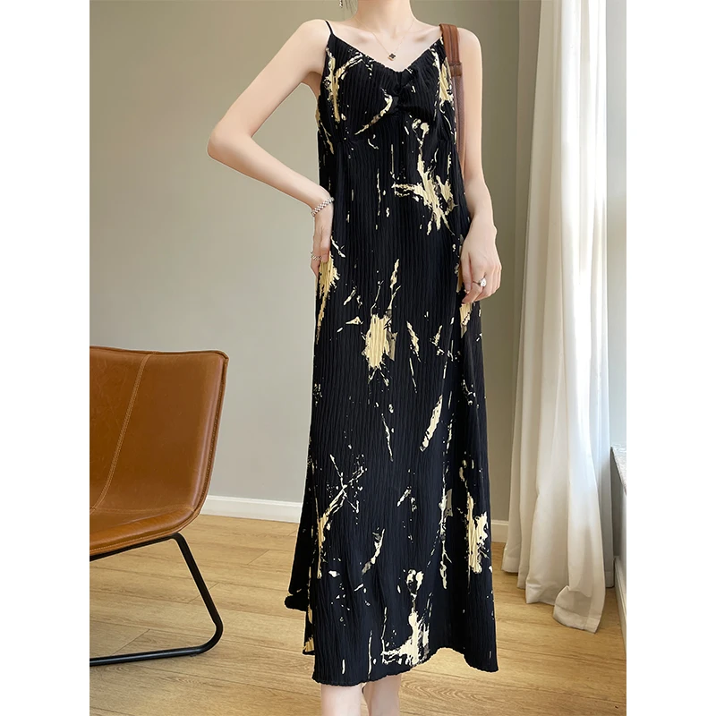 

2023 New Ink Painting Hanging Strap Dress for Women's Design Sense: Beach Vacation Acetic Acid Satin Fragmented Flower Skirt