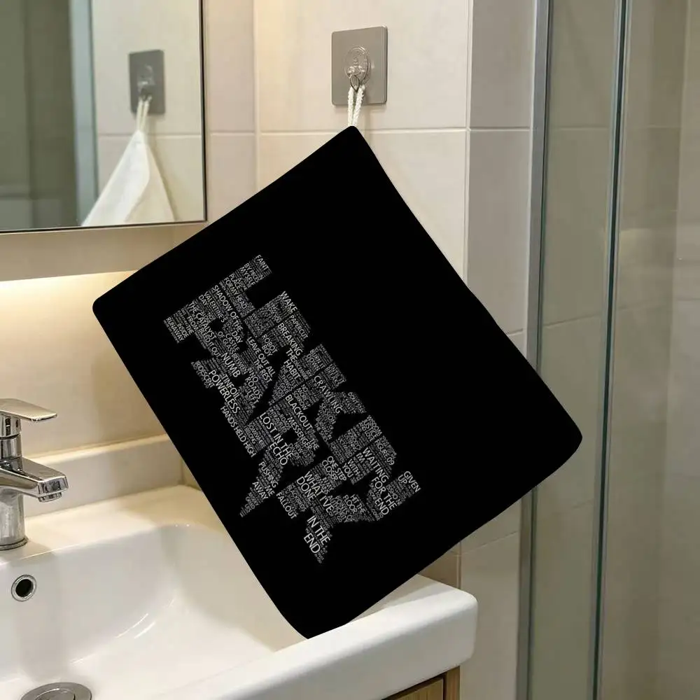 Rock L-Linkin Parks Hanging Style Hand Wiping Towel Polyester Cotton Anti-fade For Indoor Kitchen Living Room