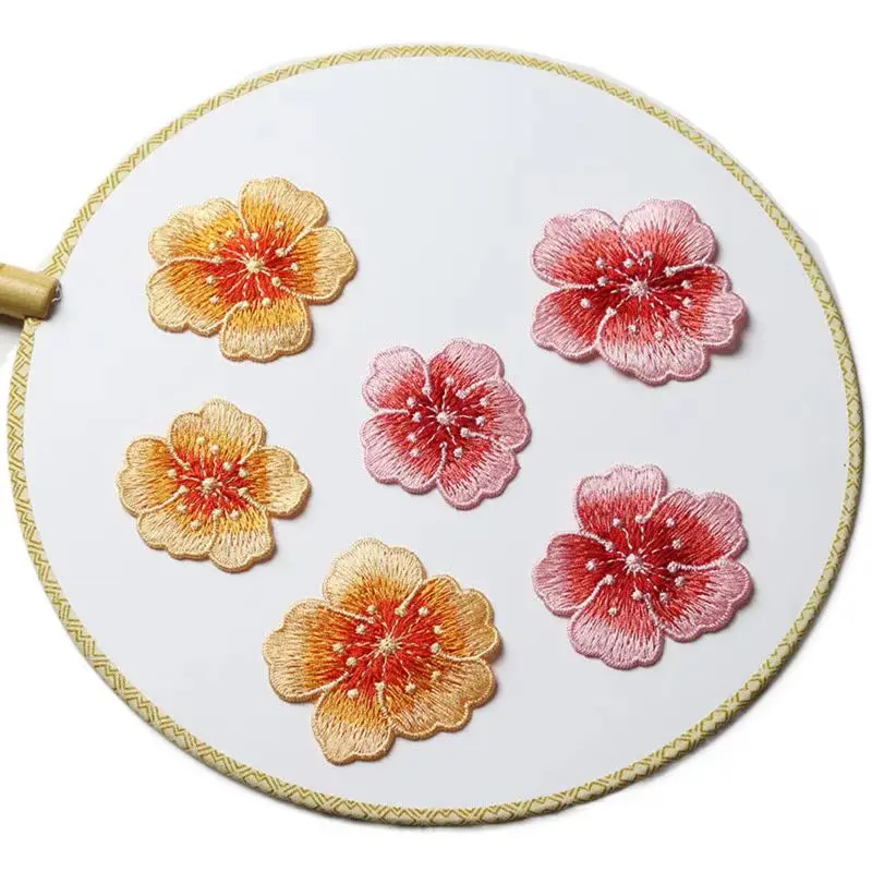 10pcs/lot Small Plum Flower Patch Embroidery Sticker Sew on Patches for Clothing Applique Embroidery DIY Clothing Accessories