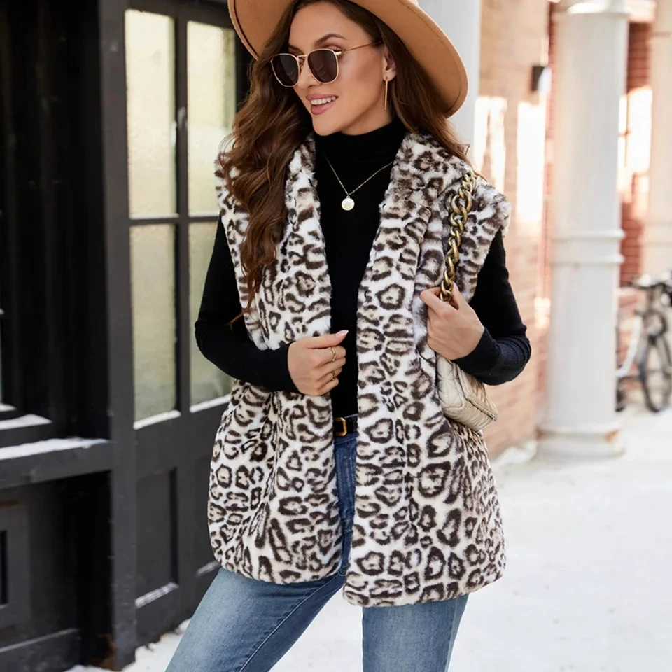 

Новая женская теплая жилетка из искусственной кожи с белым леопардовым принтом и имитацией меха кролика, средней длины, 2026 год