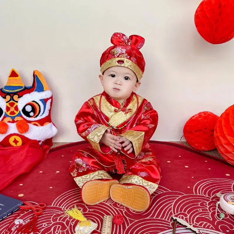 

2025 aaa Костюм Тан в китайском стиле Детское платье на один год Косплей 100 дней младенцев Красные костюмы для мальчиков и девочек Шляпа с вышивкой Clo