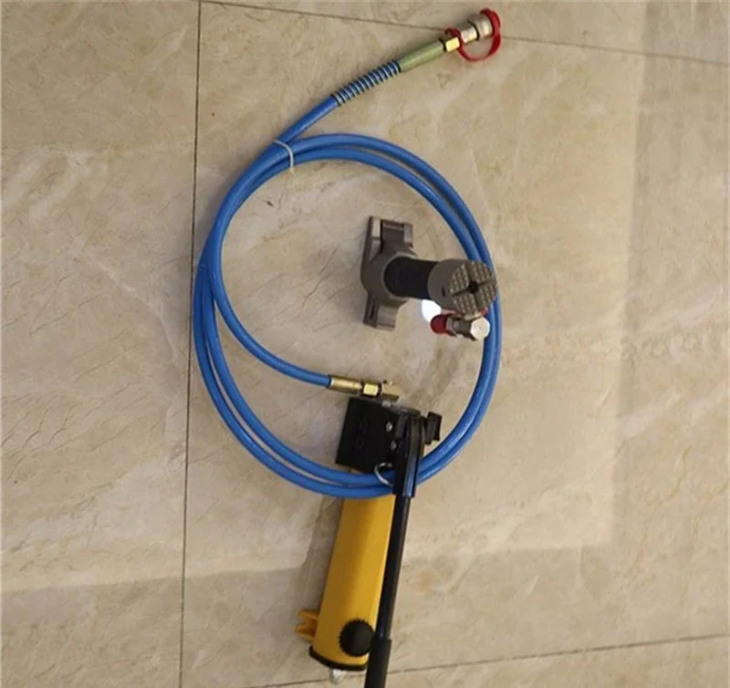 Fire hydraulic door opener, edge lift breaking tool