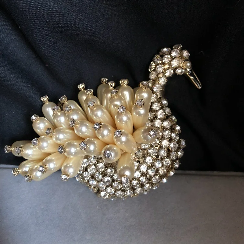 vintageRetro New Fashionable High-End Copper Swan Brooch Gold-Plated Diamond-Embedded Corsage High-Grade PIN for Women