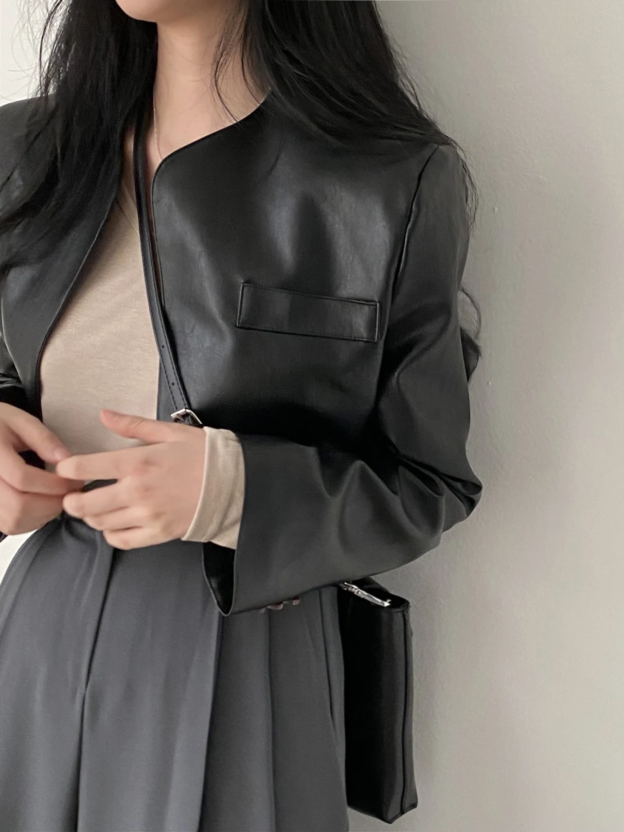 Faionable Bla Leather Jaet Women's ort Coat Korean Sle Loose Fit Polyester Fiber Waterproof Spring New Arrival