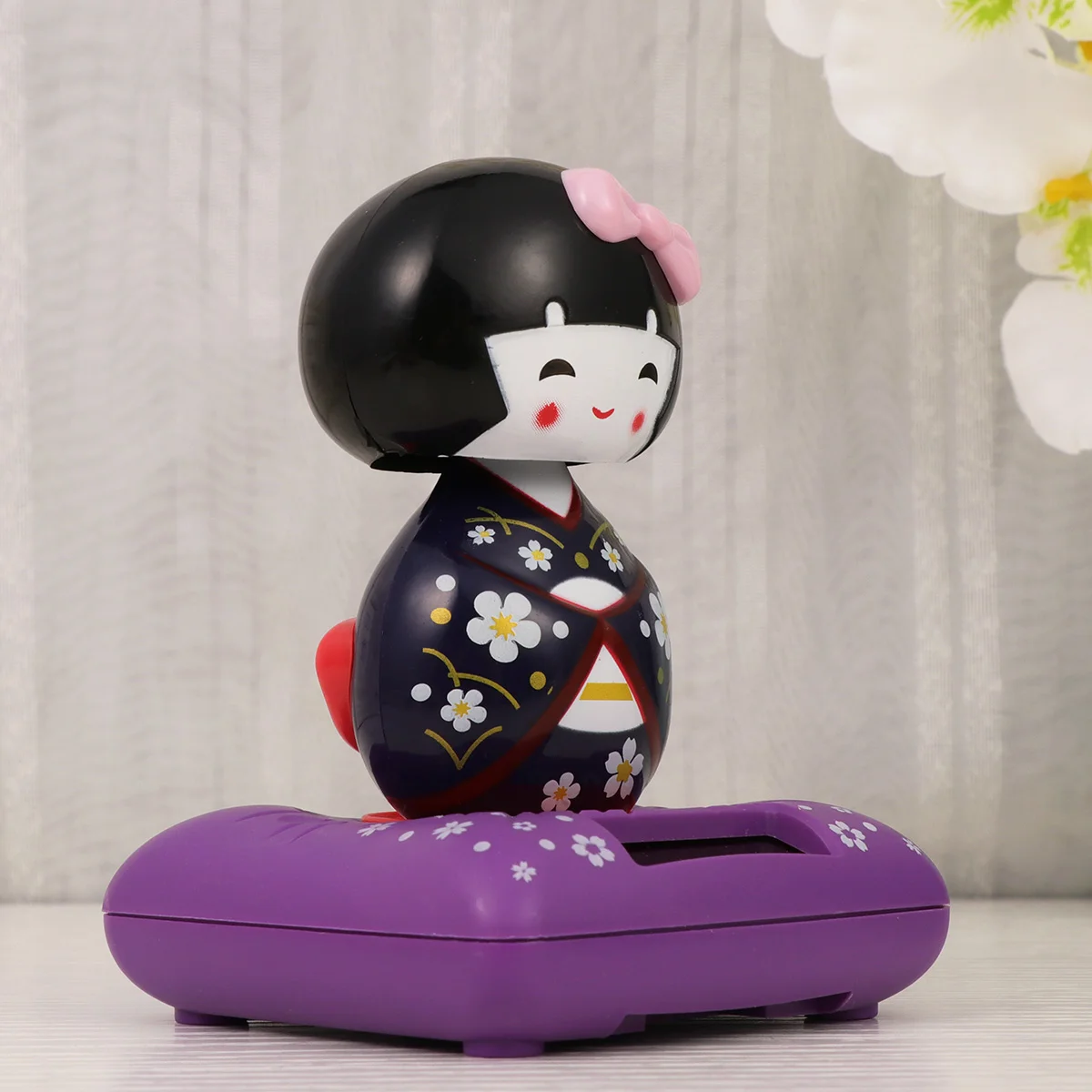 Solar Kimono Kokeshi Swing Dashboard Figure, Bonecas em miniatura, Dançando Gueixa Alimentado, Cabeça Balançando Decoração, Carro japonês boneca