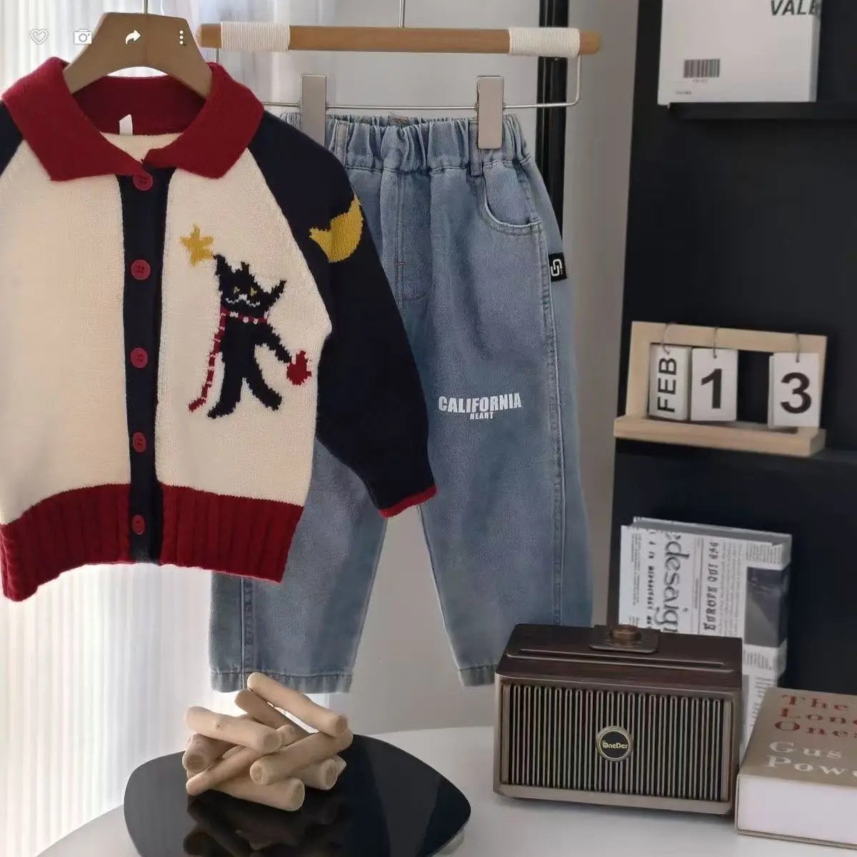 الخريف والشتاء الأطفال البلوز سترة الفتيان الفتيات محبوك الكرتون التلبيب سترة بأكمام طويلة الطفل ضرب اللون الكتف كم