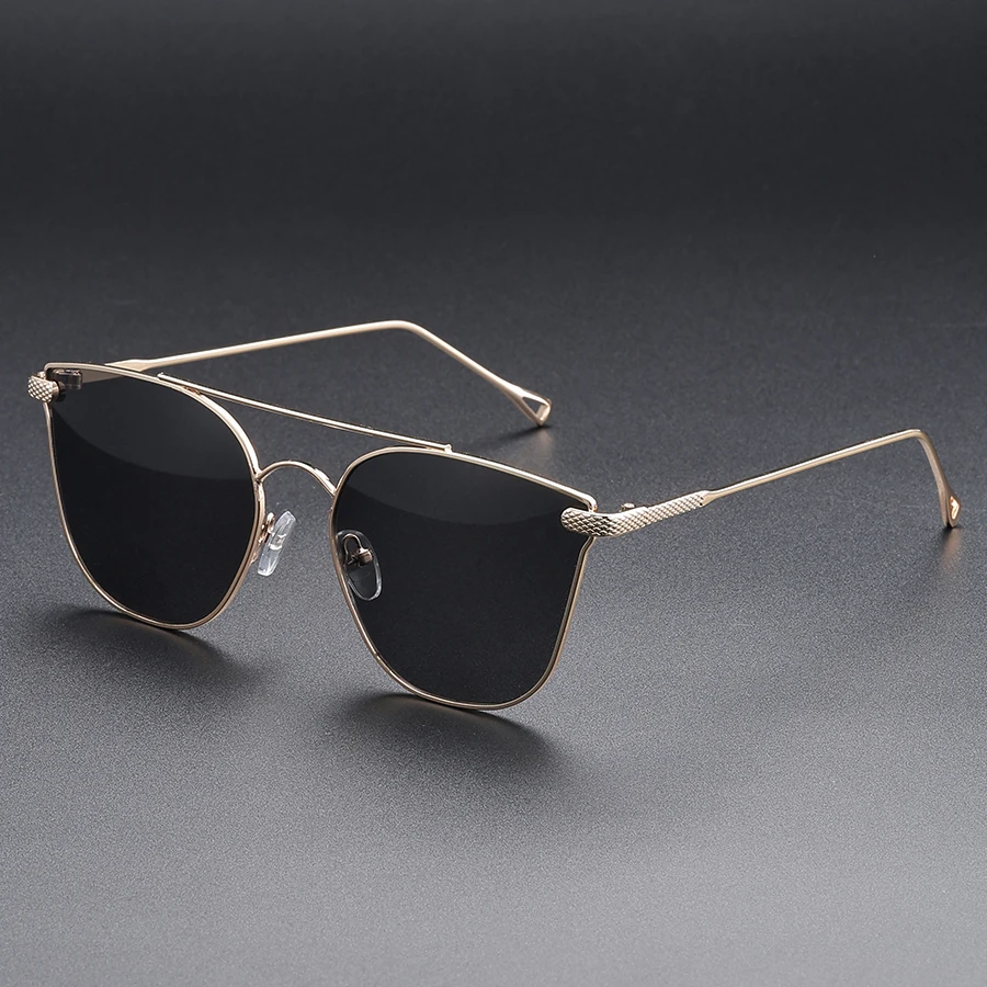 Fashionable and elegant cat eye glasses, versatile PC material, lightweight and suitable for daily wear to show temperament.