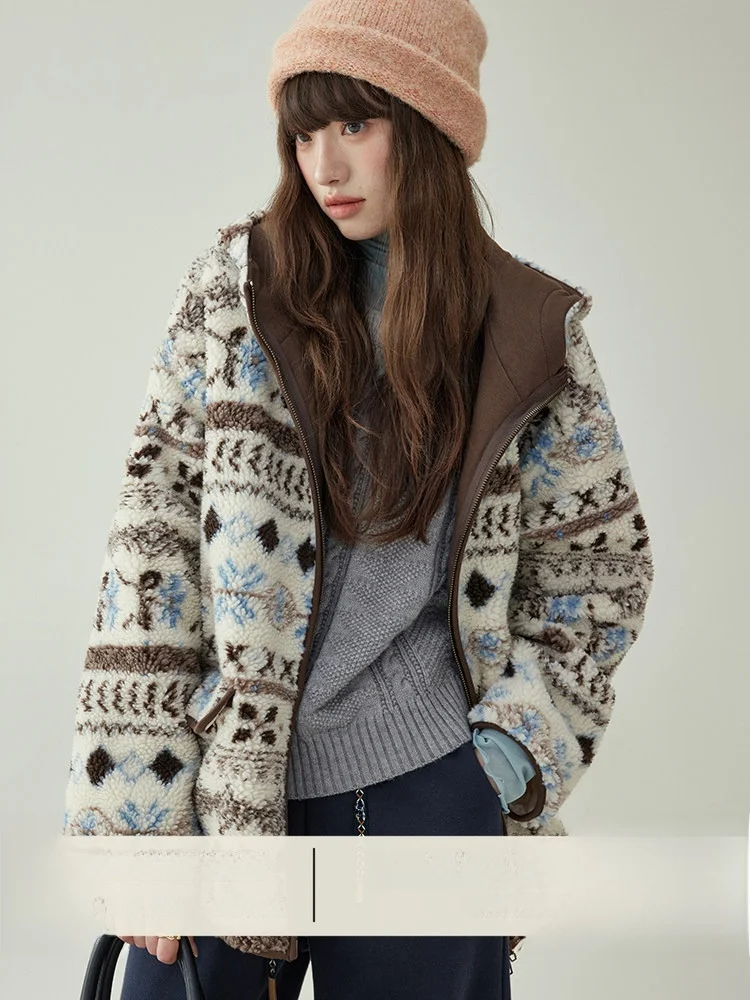 

Оригинальная женская зимняя куртка AMUU с вышивкой в стиле Fair Isle, из овечьей шерсти, с капюшоном, длинными рукавами и молнией, новая модель, верхняя одежда для женщин