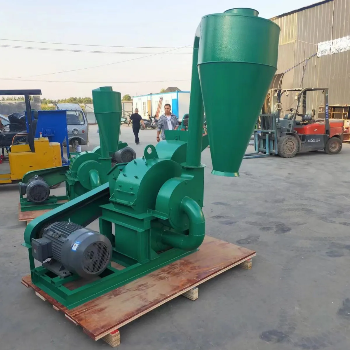 

Multifunctional wood crusher garden branch corn straw agricultural crushing waste furniture sawdust crusher