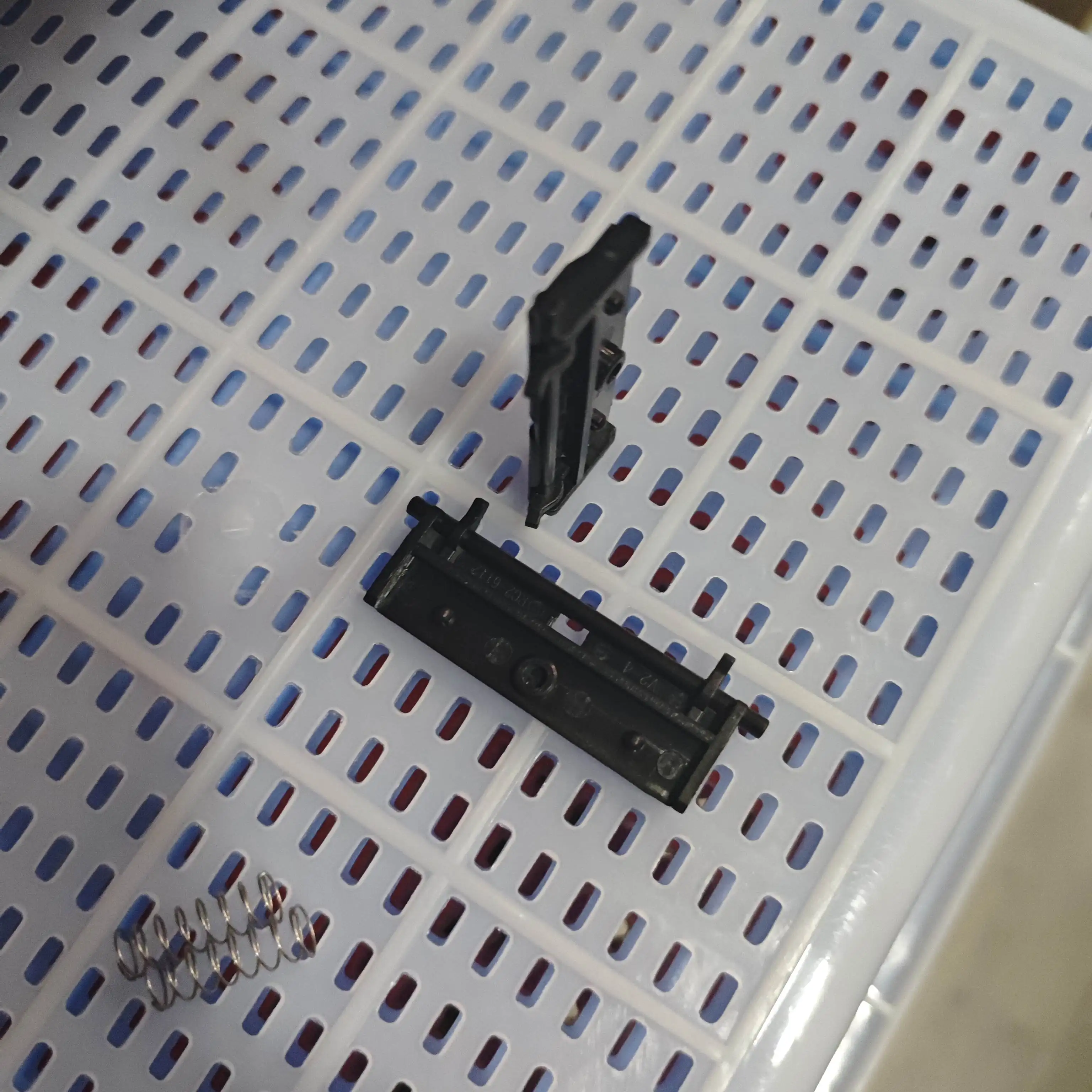 

RM1-6303 RM1-6397 Разделительная накладка для HP P2035 P2055 P3015 MF 5840 5850 5880 5930 5950 Pro400 M401 M425 M521 M525 RM1-7365