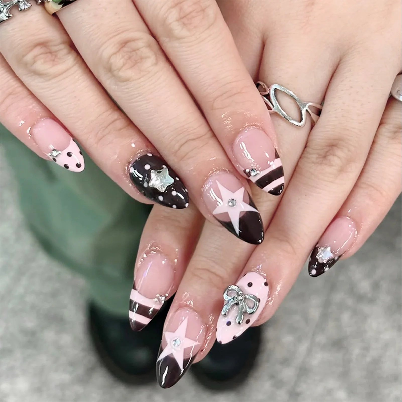 24pcs Sweet Cool Spicy Girl Fake Nails Y2k Five-pointed Star Designs Press On Nails Pink Black Polka Dot French Style False Nail