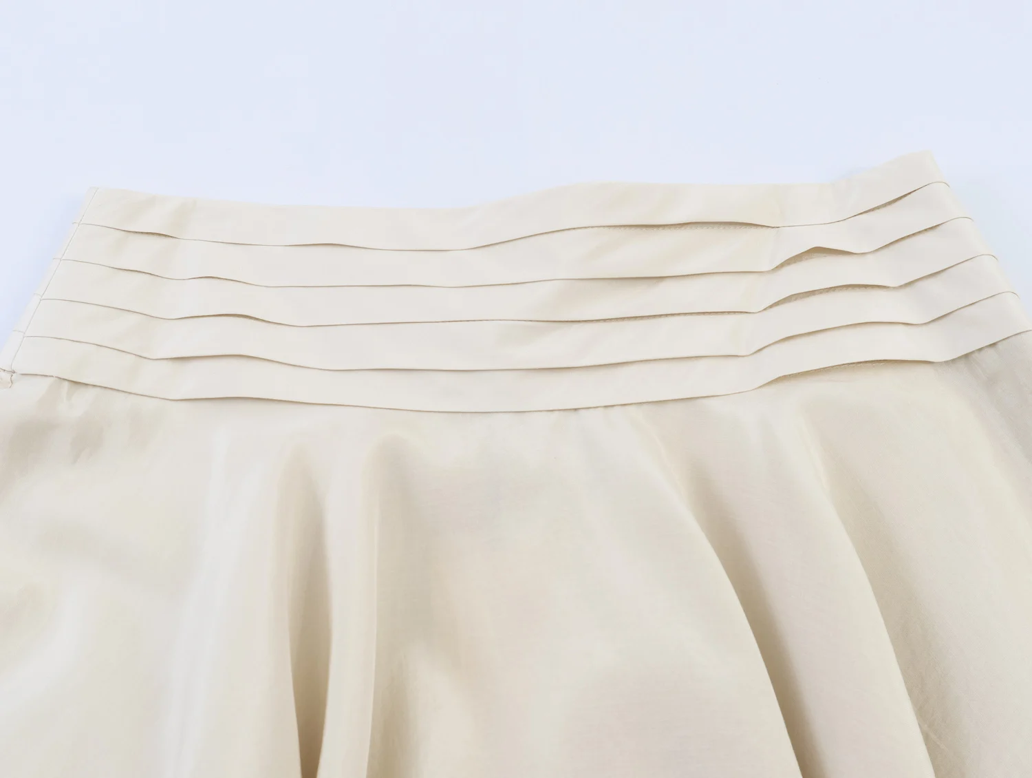 KONDALA Damen Eleganter Asymmetrischer Kurzer Rock Urlaub Freizeit 2026 Frühling Sommer Neue Mode Rock Damen Laminierter Rüschenrock – Detail 8