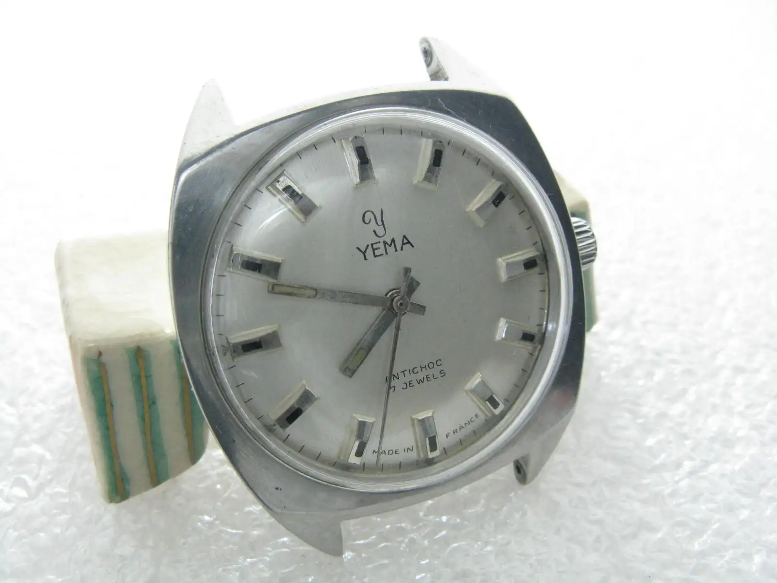 Años 1970 hecho en Francia yema Reloj de acero con maquinaria manual vintage