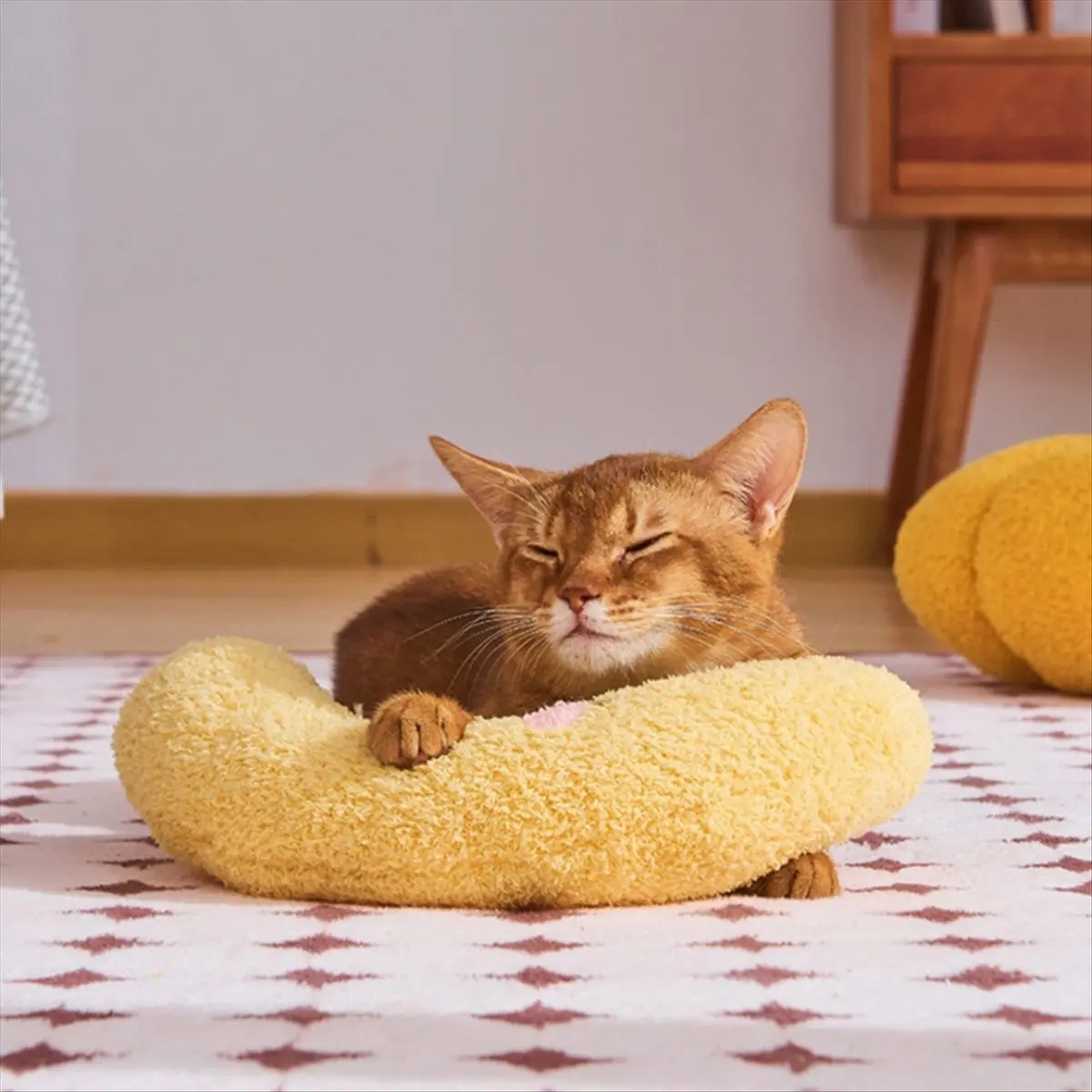 AB52 Little Pillow for Cats Neck Protector Deep Sleep Puppy U-Shaped Pillow Kitten Headrest for Cats Indoor,Pink