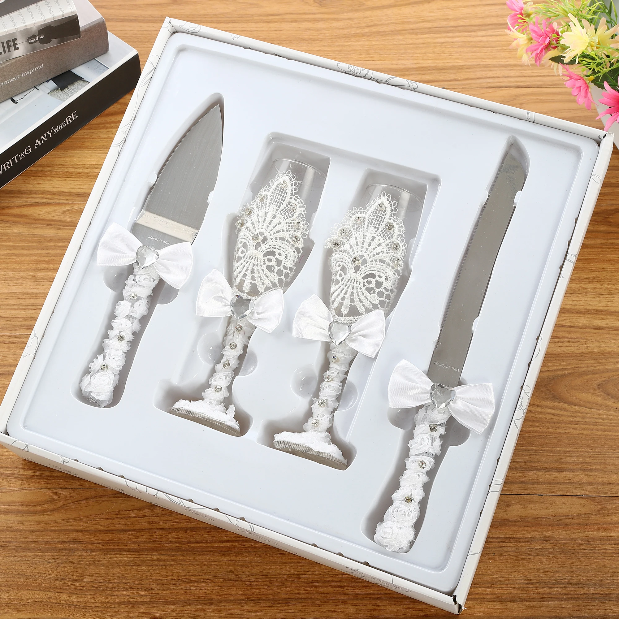 طقم زفاف أوروبي طقم أدوات مائدة زجاجي رومانسي مكون من أربع قطع