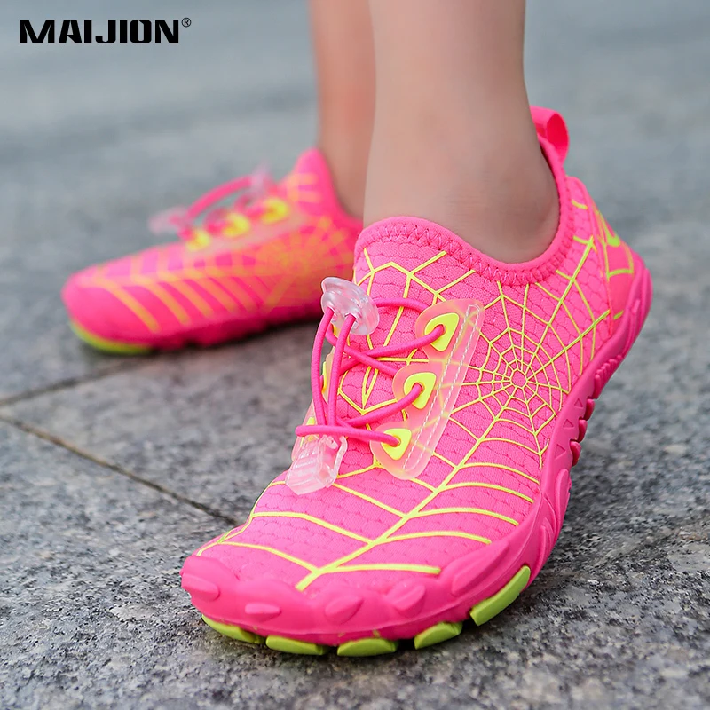 Рисунок 3 - Детская легкая дышащая обувь для плавания в воде