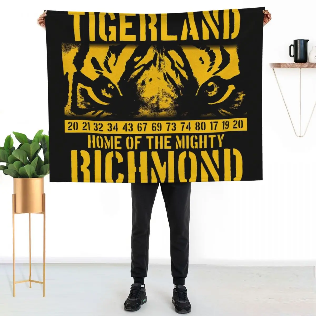 

TIGERLAND Throw Blanket Cozy Napping Blanket Gift for Mom Dad