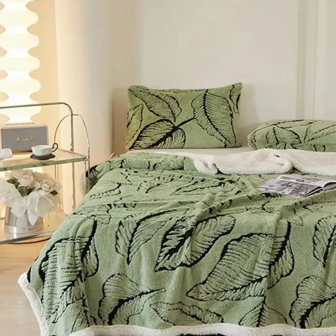 Banana Leaf Print Lamb Wool Winter Blanket Thickened Super Soft Cozy Warm Throw Quilt for Bed Sleeping