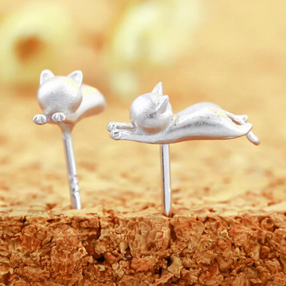 

Women Lovely Cat Shaped Earrings Chic Ear Earrings Women Jewellery Gift (Silver)