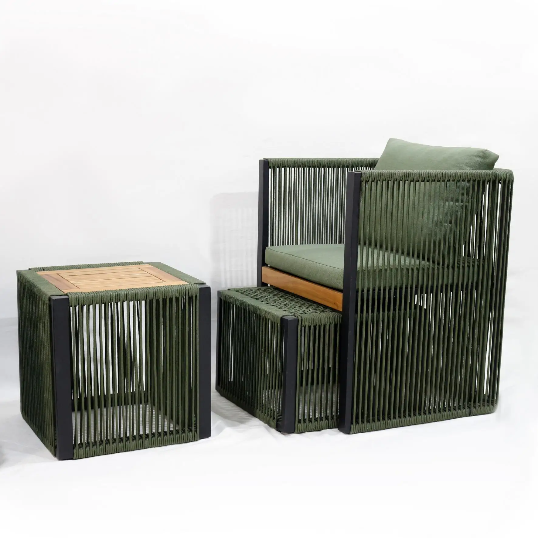 CH-factory Outdoor Bar Table and Chair Set with Aluminum Frame for Modern Cafe and Restaurant Use
