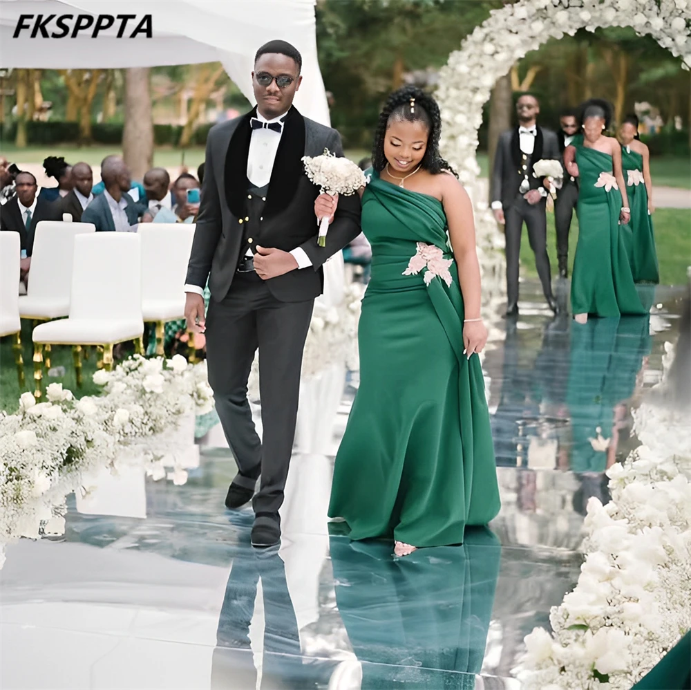 Customized Green One Shoulder 2025 Bridesmaids Dresses With Appliques Pleated Satin Floor Length Long Maids Of Honor Gowns Cheap