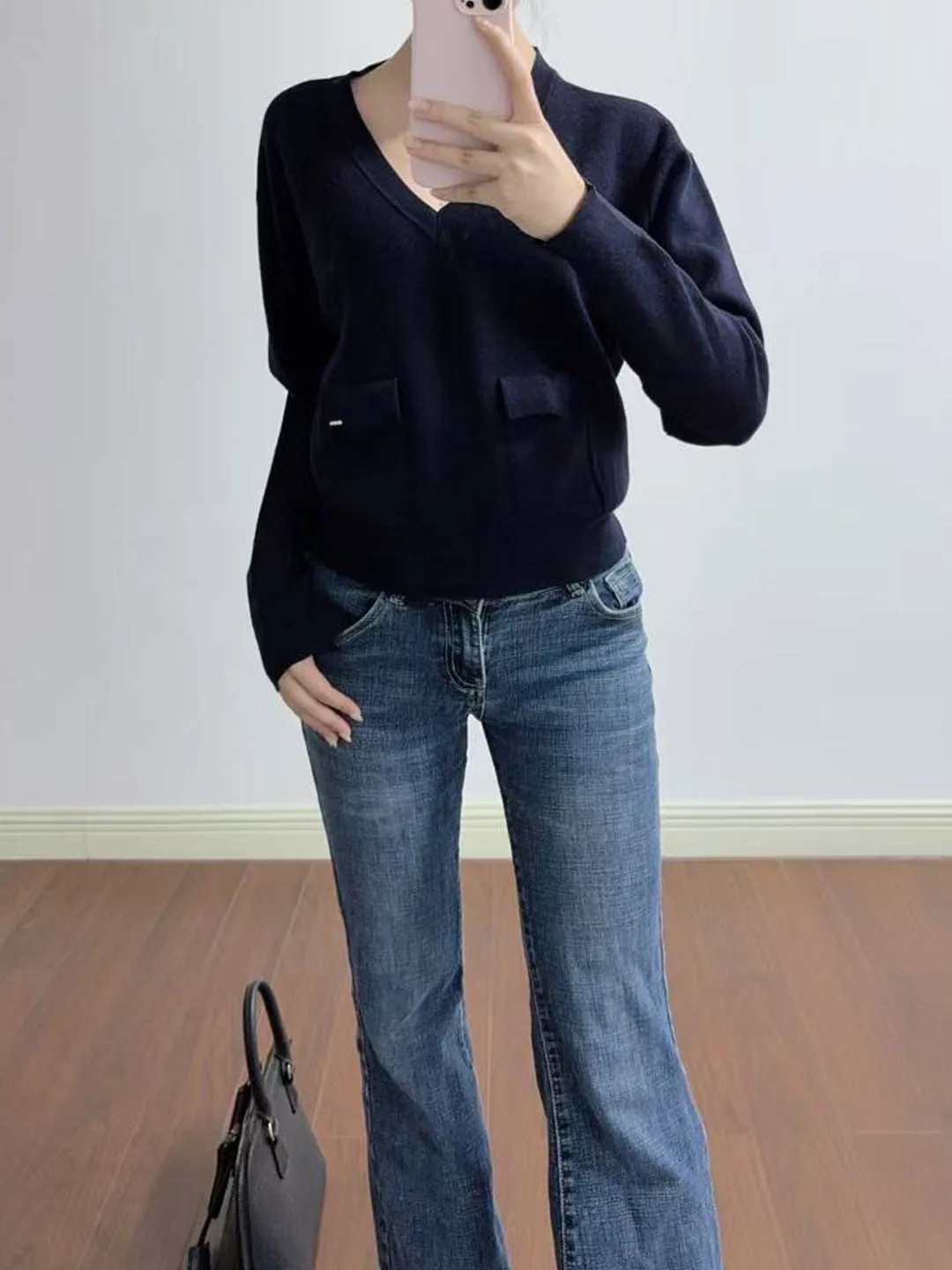 

Женский вязаный свитер с V-образным вырезом, с длинными рукавами, универсальный, для повседневной носки, простой, на раннюю весну, модный, мягкий, во французском стиле