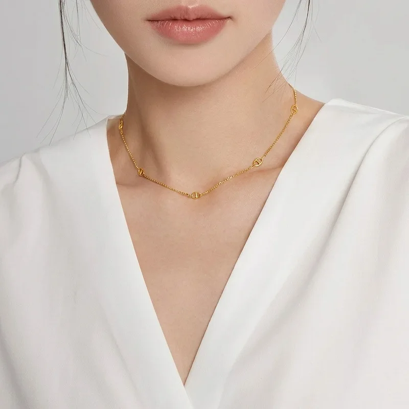 The new fashionable simple pig nose necklace accessorizes light luxury senior feeling giant good-looking collarbone chain