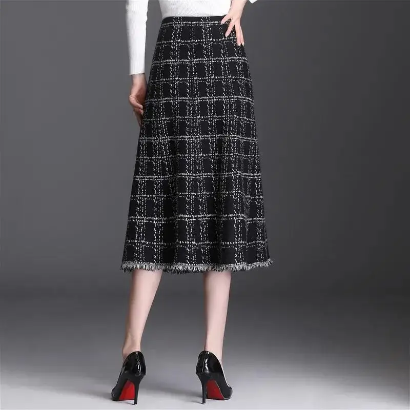 Gonne a trapezio lavorate a maglia autunno inverno Gonna da donna di media lunghezza con nappa scozzese Moda coreana Gonne femminili