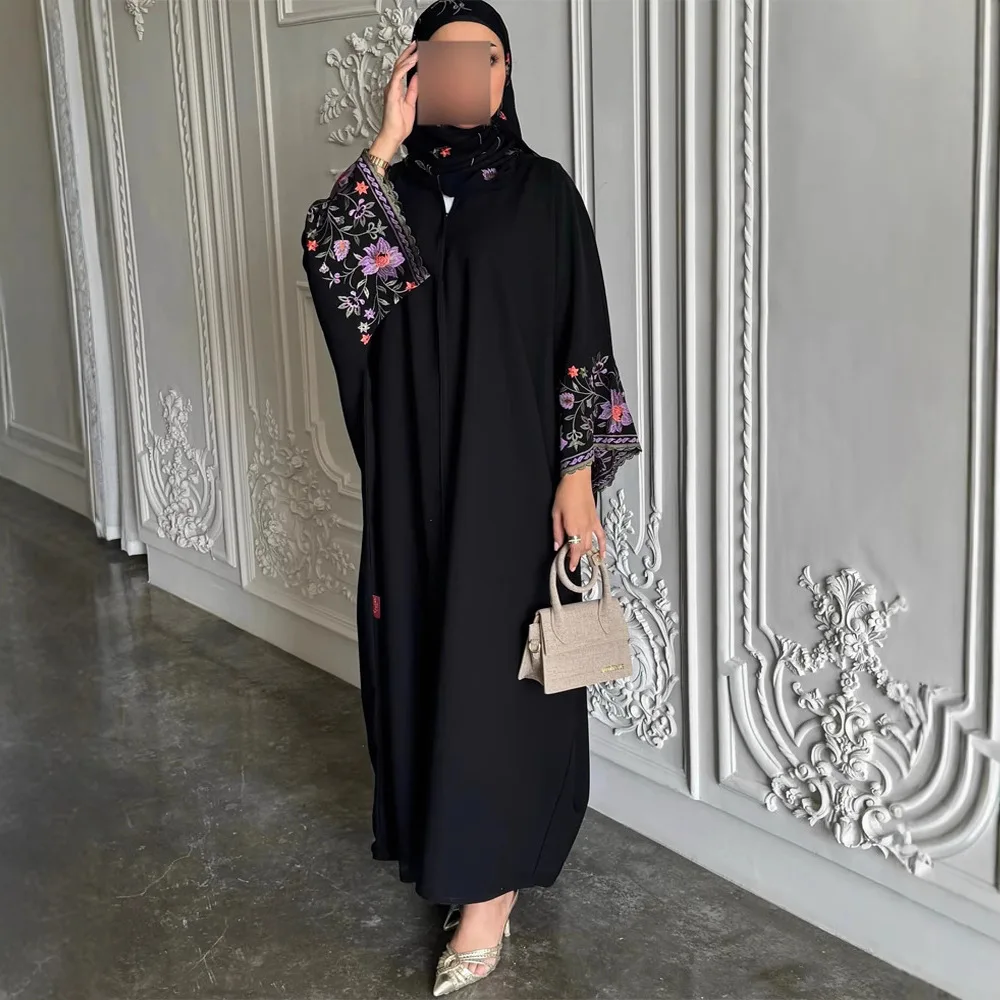 

Elegant Dubai Arabic Embroidered Abaya Dress Long Robe Fashion Outerwear for Women Muslim Clothing