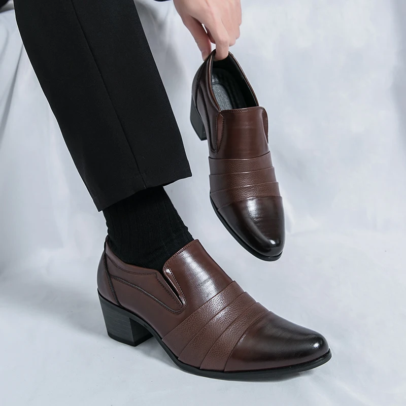 Retro Men High-heeled Loafers Black Brown Men Casual Comfortable Breathable Fashionable Small Leather Shoes Size 38-46 Men Shoes