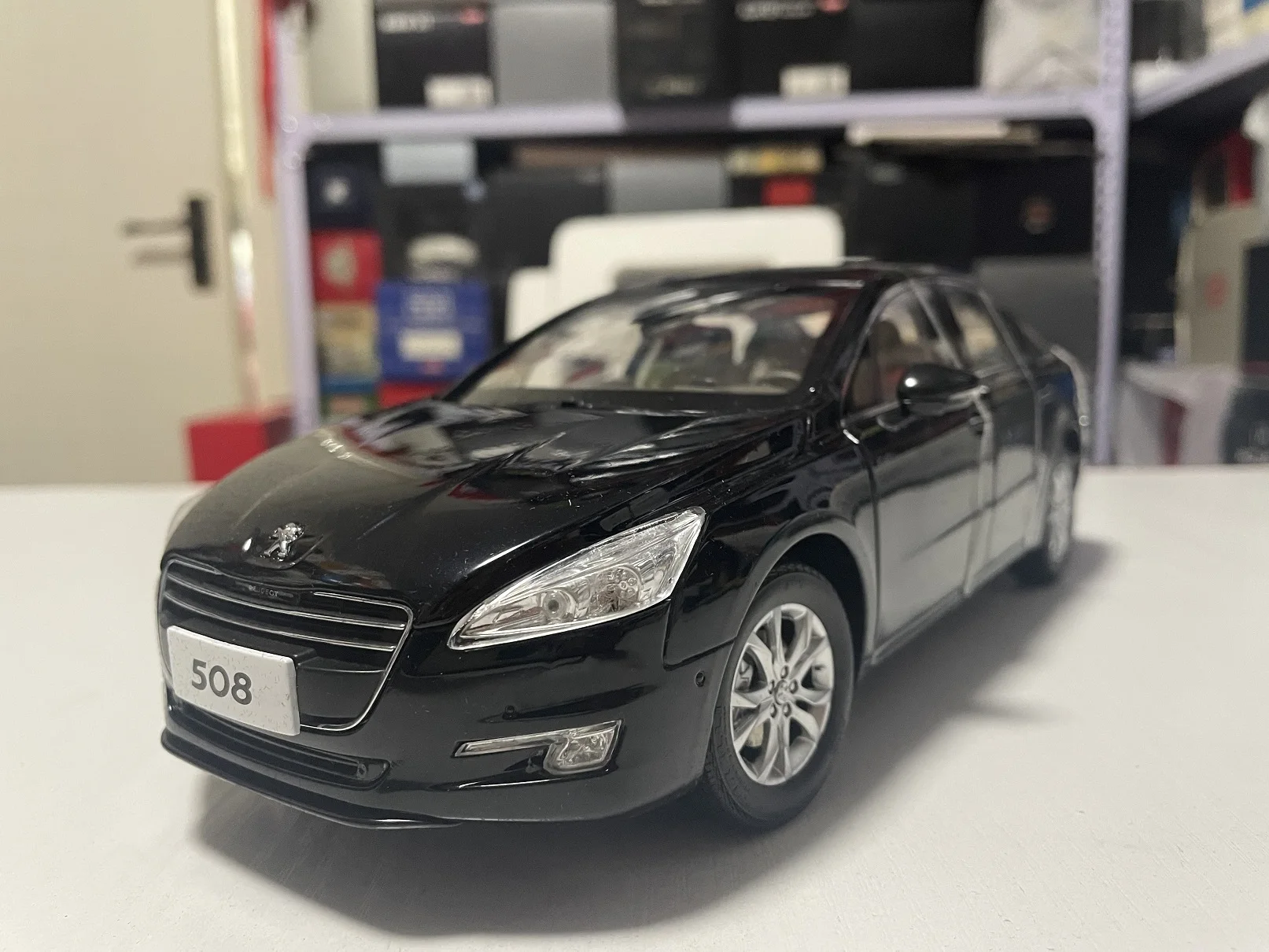 Original Factory 1:18 508 Simulation Limited Edition All Open Alloy Metal Static Car Model Toy Gift