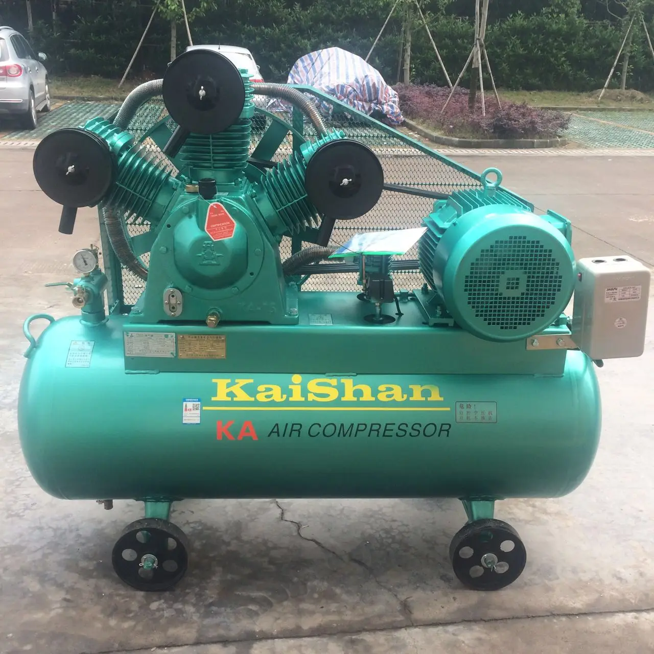 

KA-7.5 3 cylinder piston air compressor portable 5.5kw