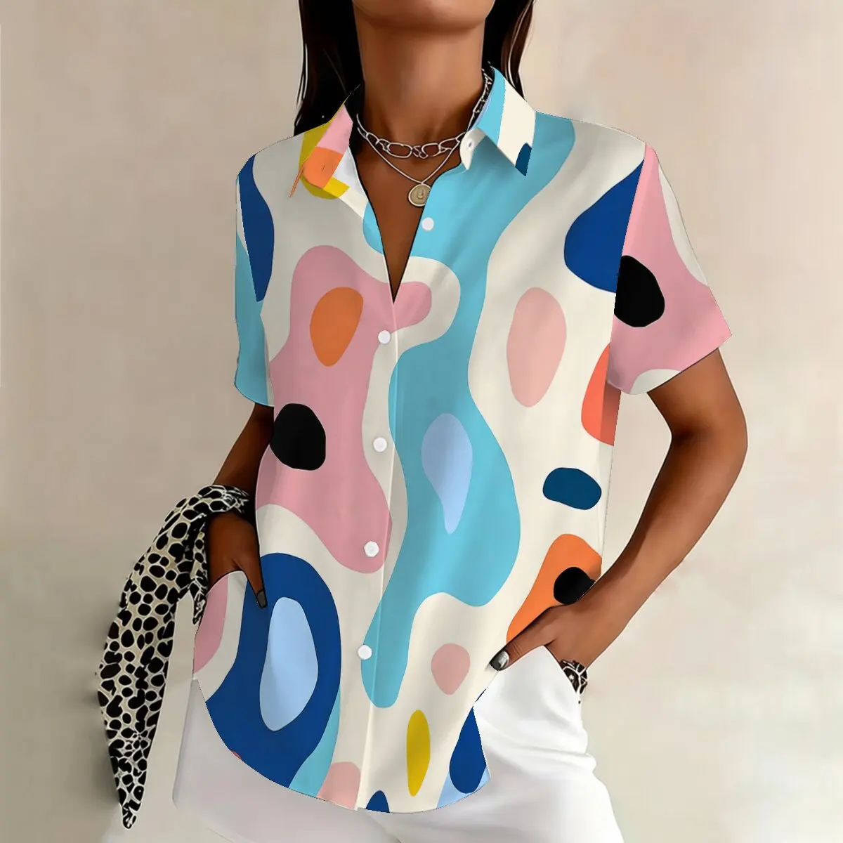 

Летняя женская рубашка больших размеров с коротким рукавом, яркий цветовой контраст, омолаживающий и жизнерадостный дизайн, уличная мода для стильных вечеринок.