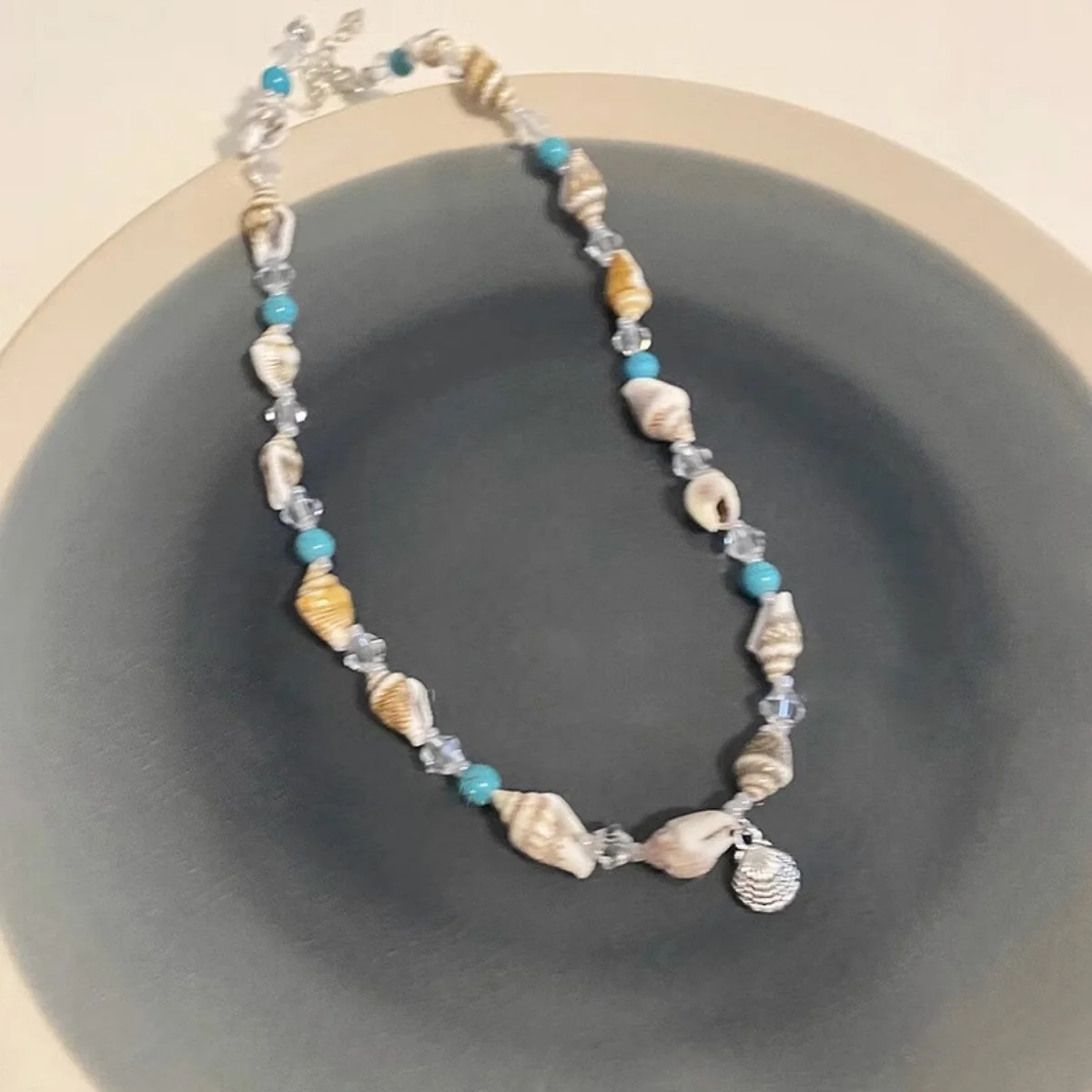 Metall-Seestern-Muschel-Anhänger-Halskette für Damen und Herren, Kristall-Reisperlen-Choker, Bohemian-Strandurlaub, Sommerparty-Schmuck – Detail 25