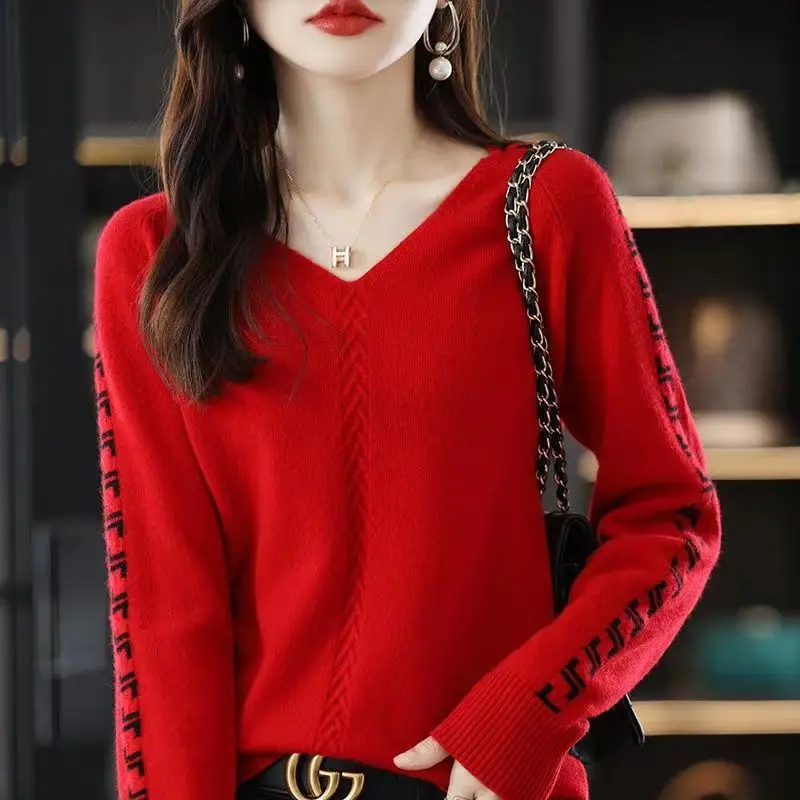 

Women's Autumn Winter New V-neck Knitted Sweater Pullover Fashion Bottom Loose Patchwork Long Sleeve Screw Thread All-match Tops