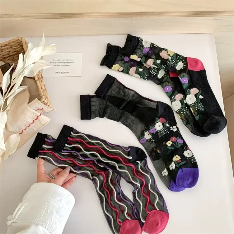 Kryształowe jedwabne skarpetki damskie letnie ultracienkie przezroczyste elastyczne nylonowe długie skarpetki Harajuku Vintage kwiatowy haft skarpetki Kawaii