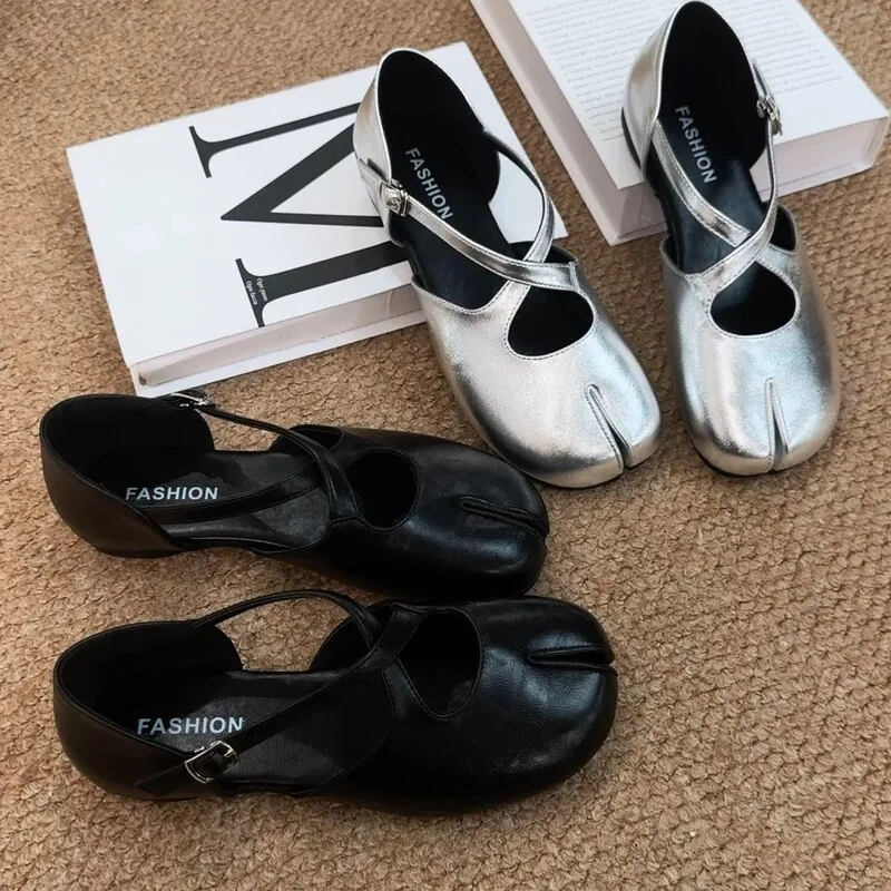 Women's Split Toe Mary Jane Shoes Cross Strap Ballet Flats, 2026 New Retro T-Strap Buckle Soft Leather Casual Loafers